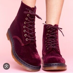 Dr. Martens - Page Cherry Velvet